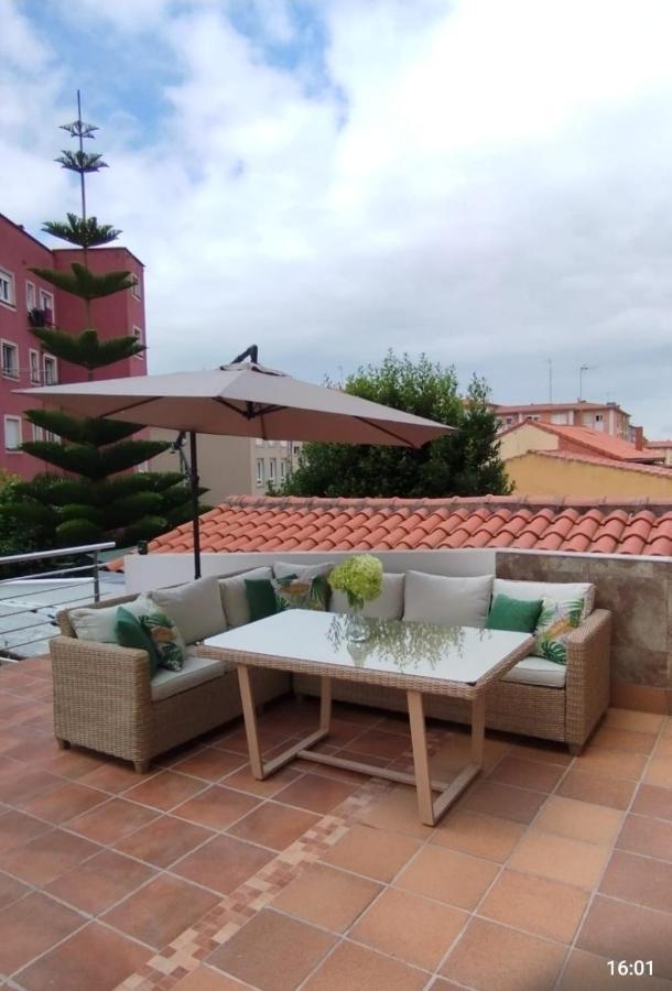 Apartamento Villalvaro Con Parking Santender Kültér fotó
