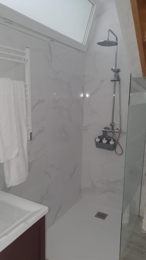 Apartamento Villalvaro Con Parking Santender Kültér fotó